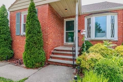 Tiny photo for 262 E 323rd Street, Willowick, OH 44095 (MLS # 5221085)