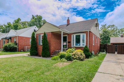 Tiny photo for 262 E 323rd Street, Willowick, OH 44095 (MLS # 5221085)