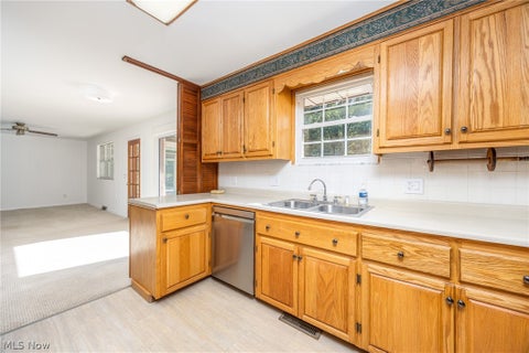 Tiny photo for 942 Pine Street, Belpre, OH 45714 (MLS # 5239359)
