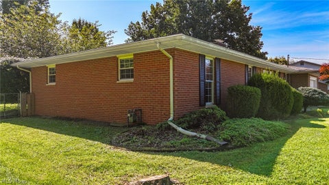 Tiny photo for 942 Pine Street, Belpre, OH 45714 (MLS # 5239359)
