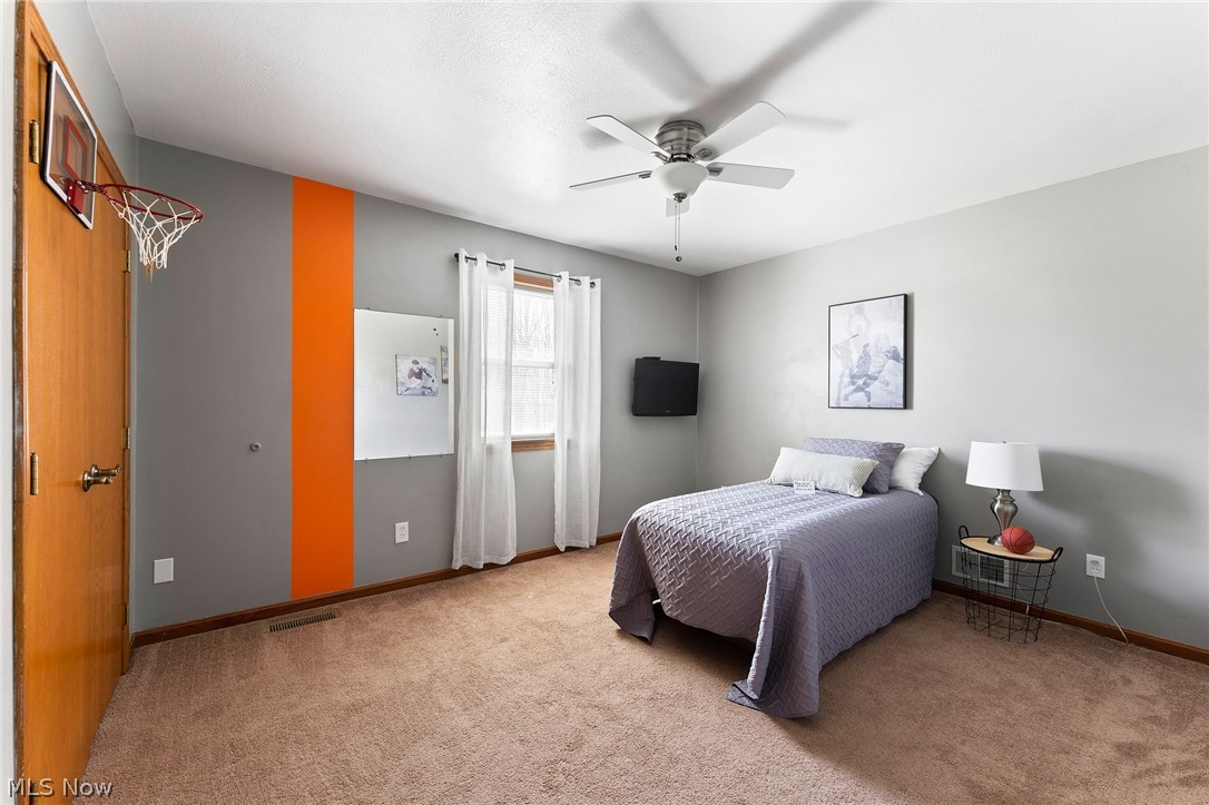 Robert & Eugenia Missik 01 - Residential