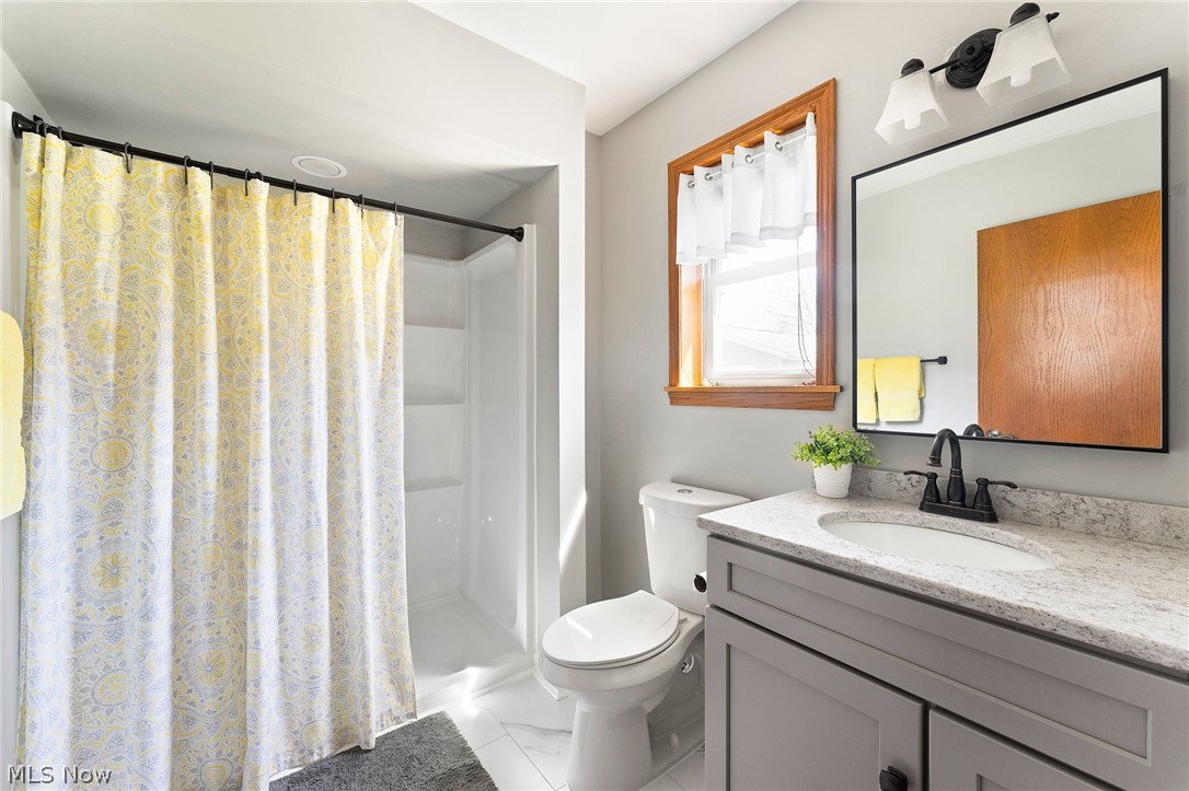 Robert & Eugenia Missik 01 - Residential