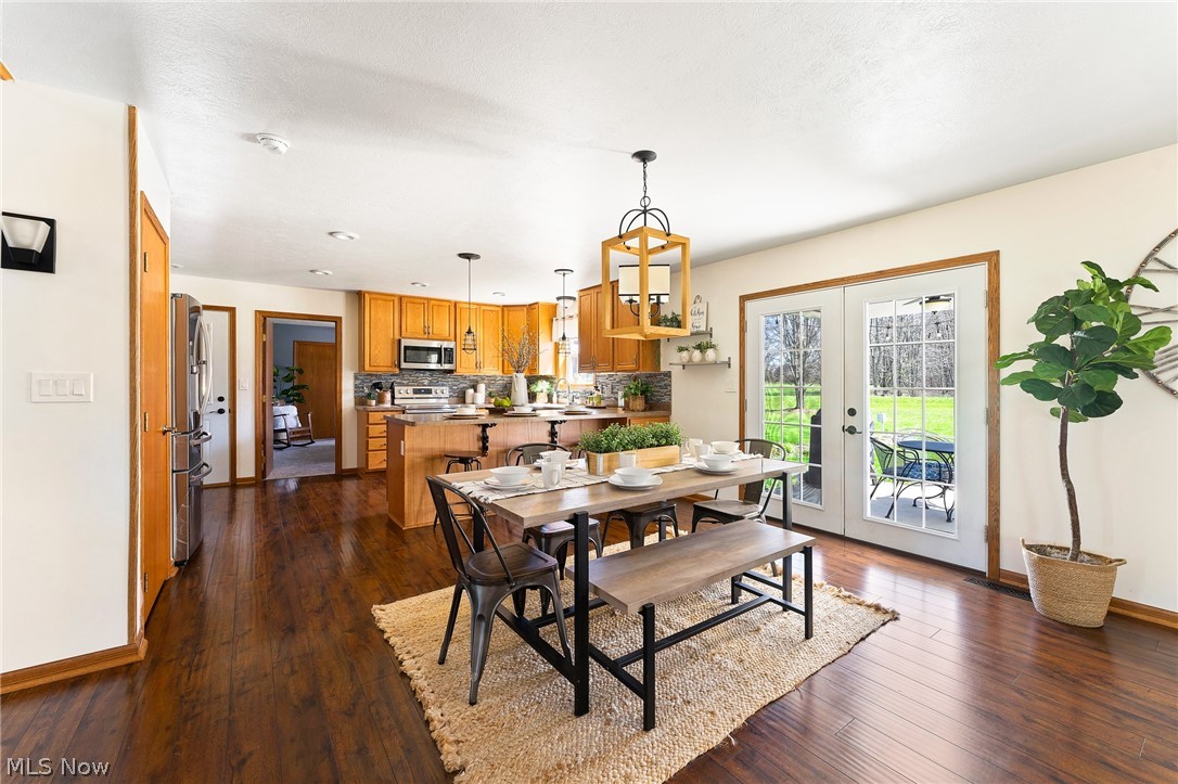 Robert & Eugenia Missik 01 - Residential