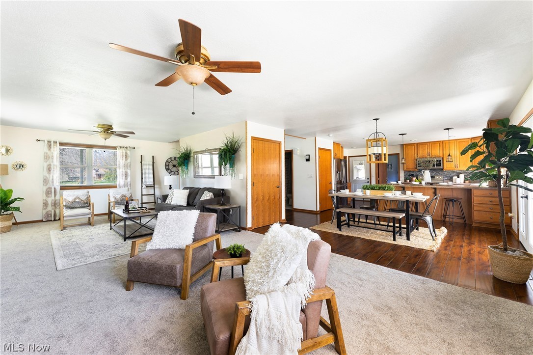 Robert & Eugenia Missik 01 - Residential