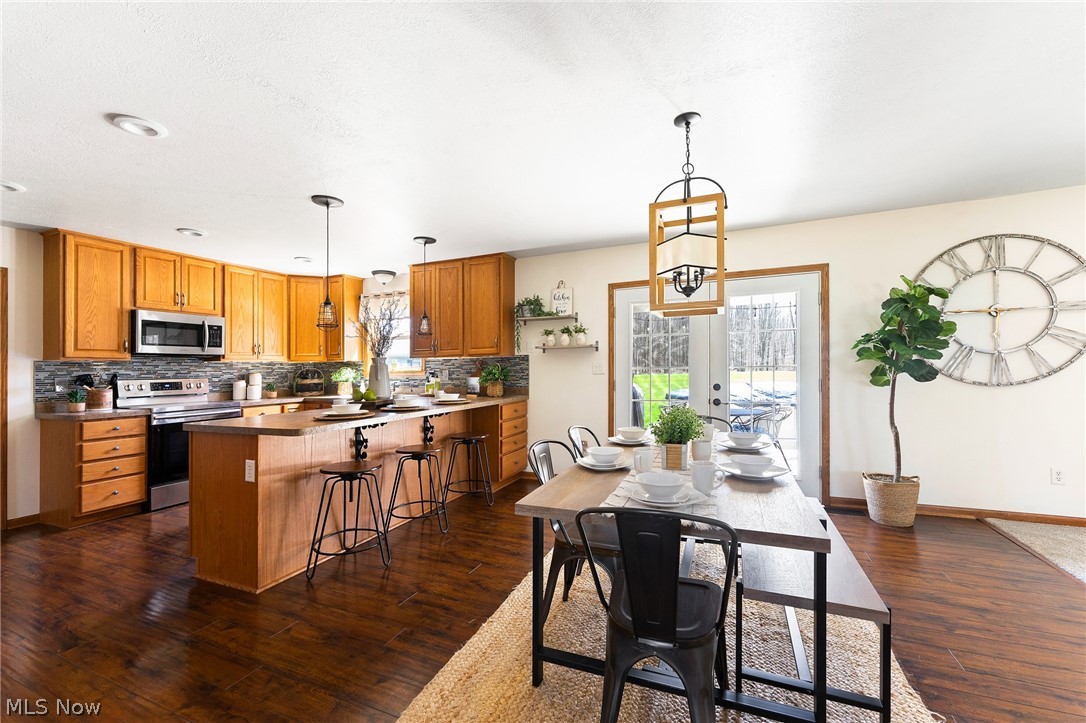 Robert & Eugenia Missik 01 - Residential