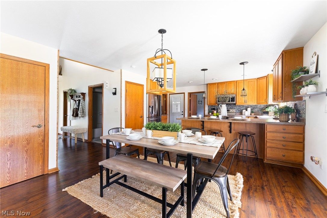 Robert & Eugenia Missik 01 - Residential