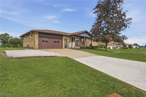 Tiny photo for 415 28th Street NW, Massillon, OH 44647 (MLS # 5240428)
