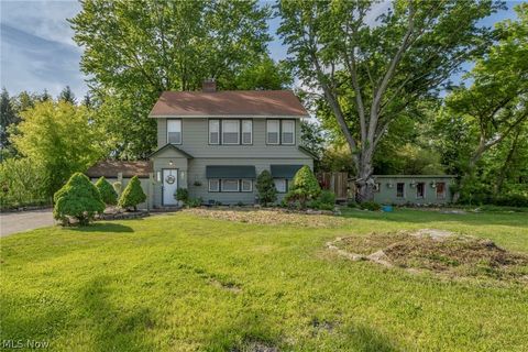 Homes For Sale - 33852 Center Ridge Road<br/> North Ridgeville, OH 44039