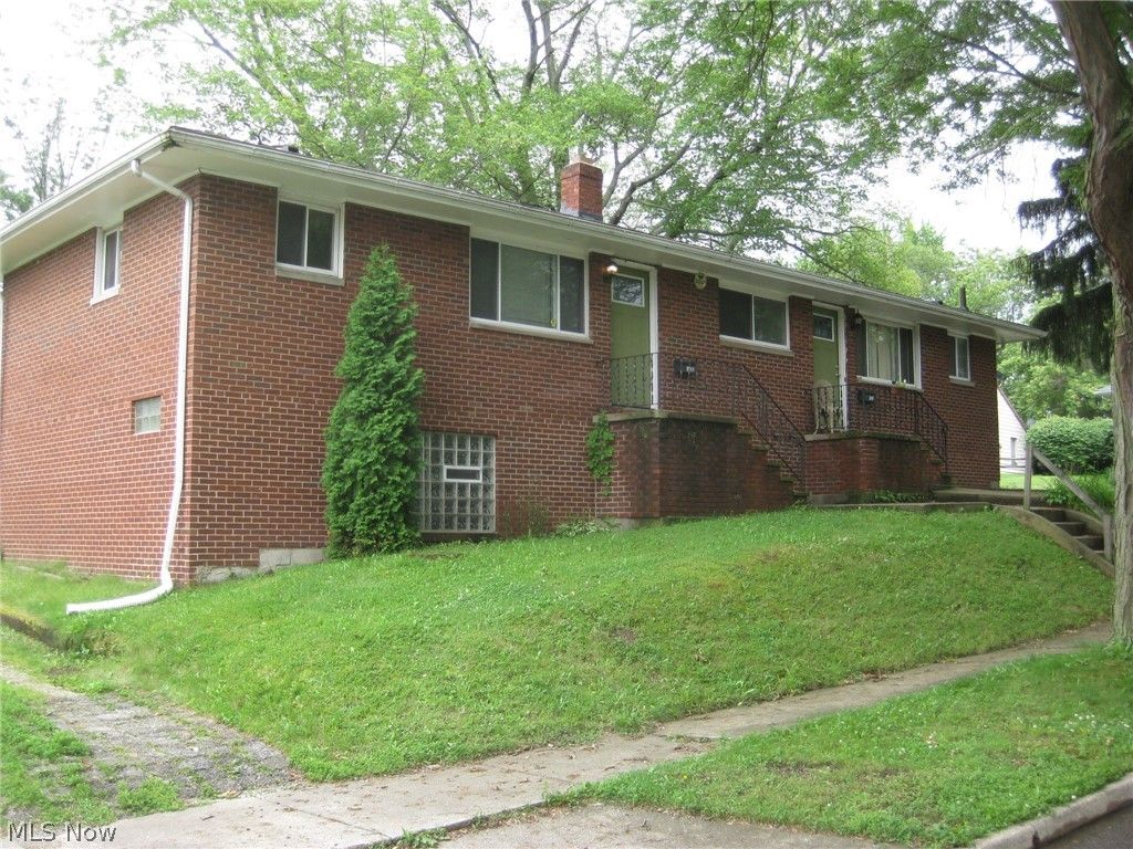 Photo of 1923 Evergreen Avenue, Akron, OH 44301 (MLS # 5210457)