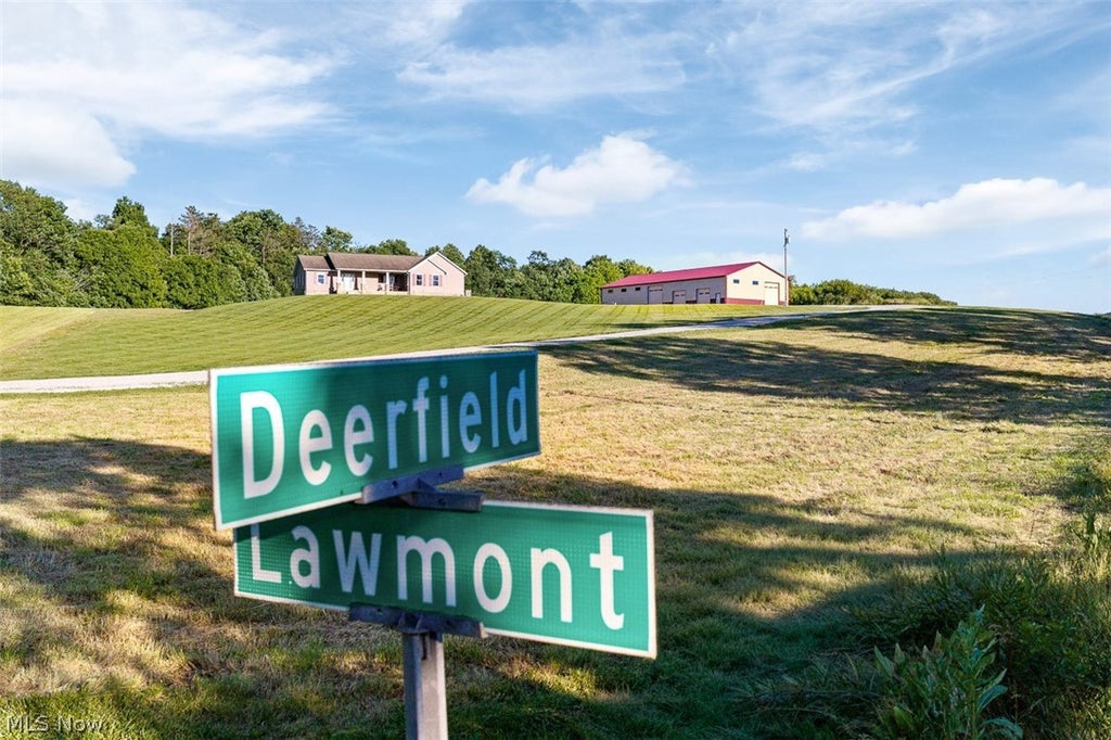 Photo of 3788 Deerfield Avenue NW, North Lawrence, OH 44666 (MLS # 5225770)