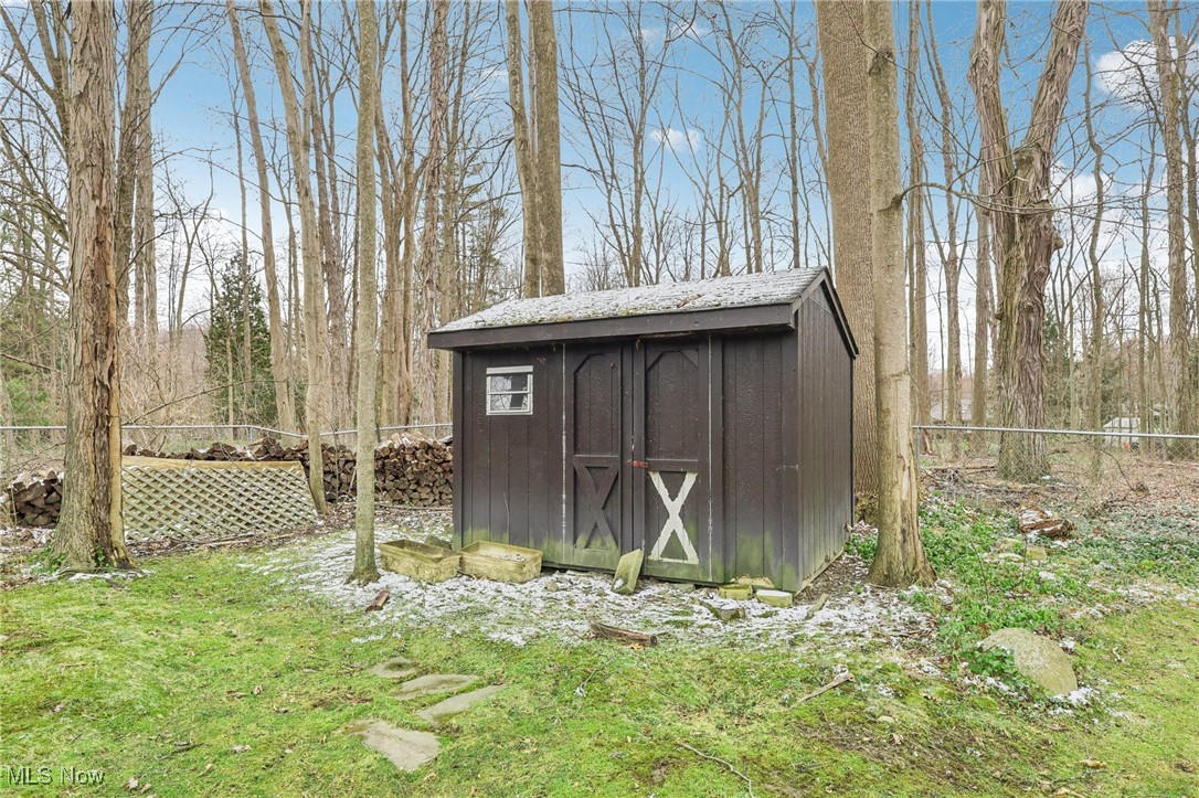 812 Bell Road, Chagrin Falls, Ohio image 30