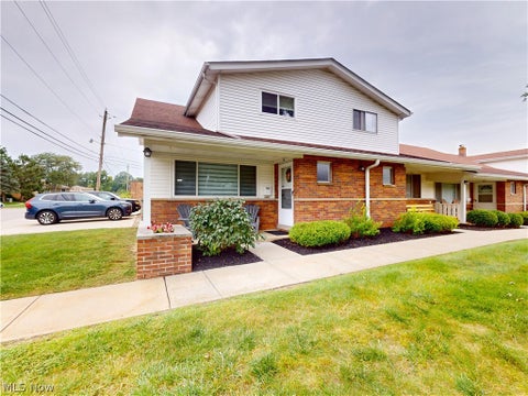 Condo For Sale - 25395 Country Club Boulevard #12<br/> North Olmsted, OH 44070