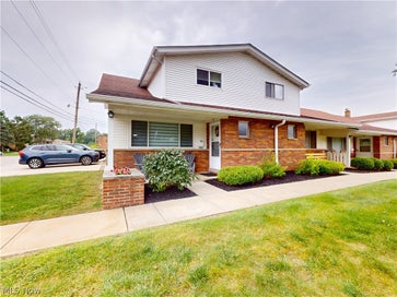 25395 Country Club Boulevard 12 North Olmsted OH 44070