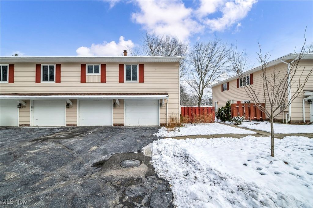 Photo of 8729 Fox Rest Drive #6-24, Brecksville, OH 44141 (MLS # 5175618)