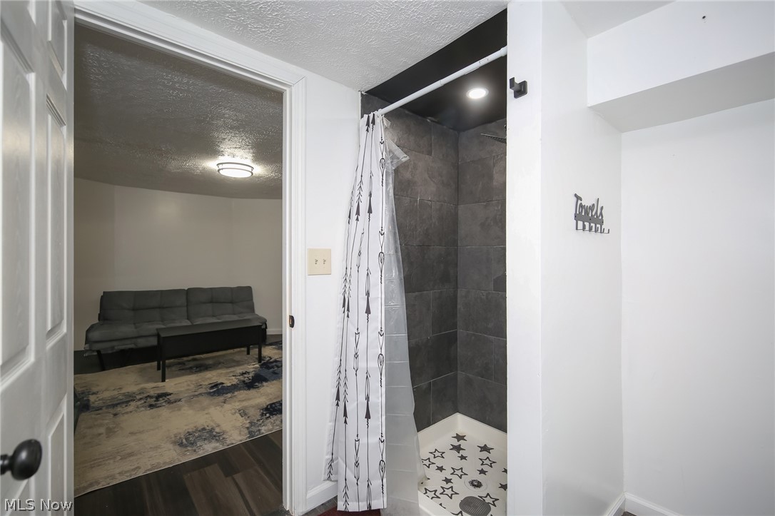 Laur M Stewarts - Residential