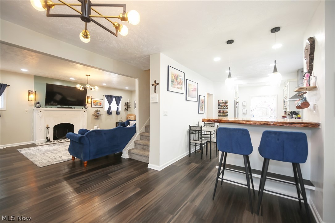 Laur M Stewarts - Residential