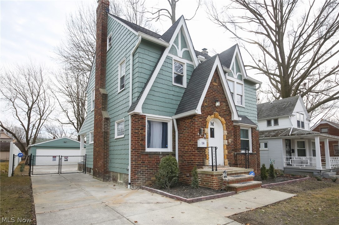 Laur M Stewarts - Residential