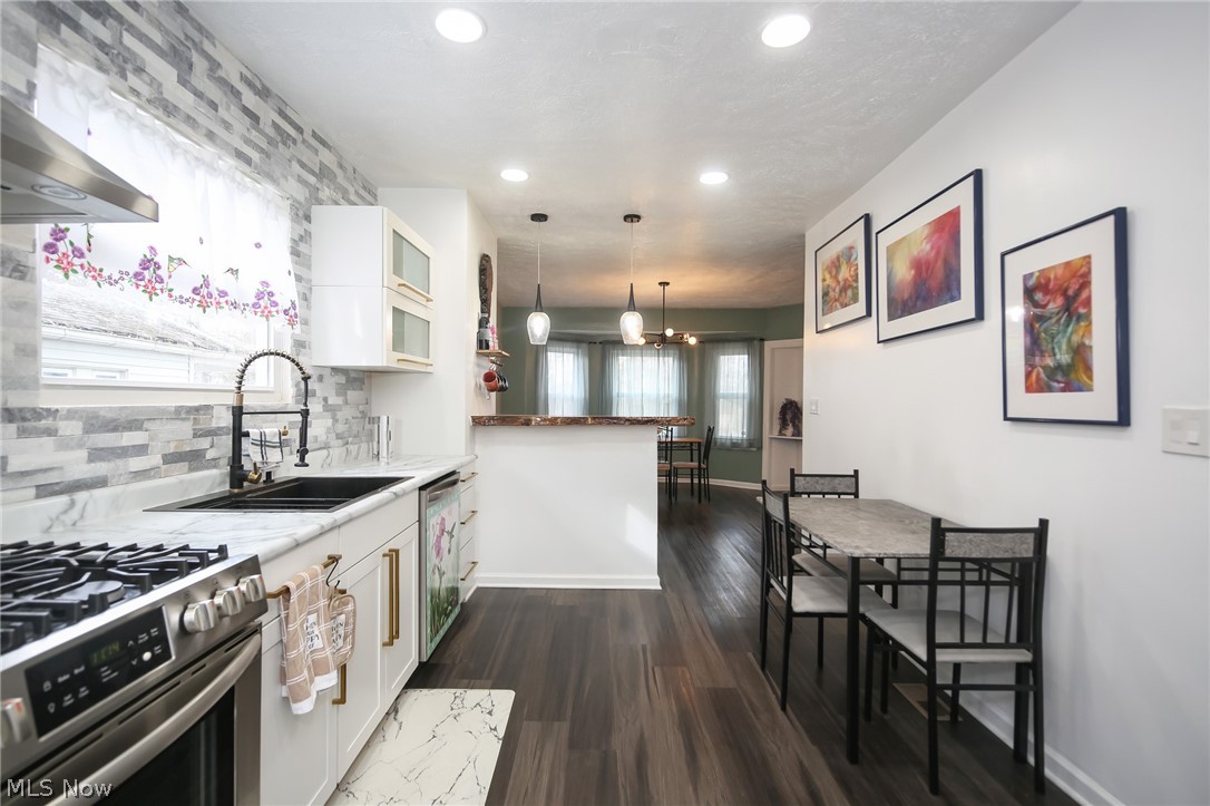 Laur M Stewarts - Residential