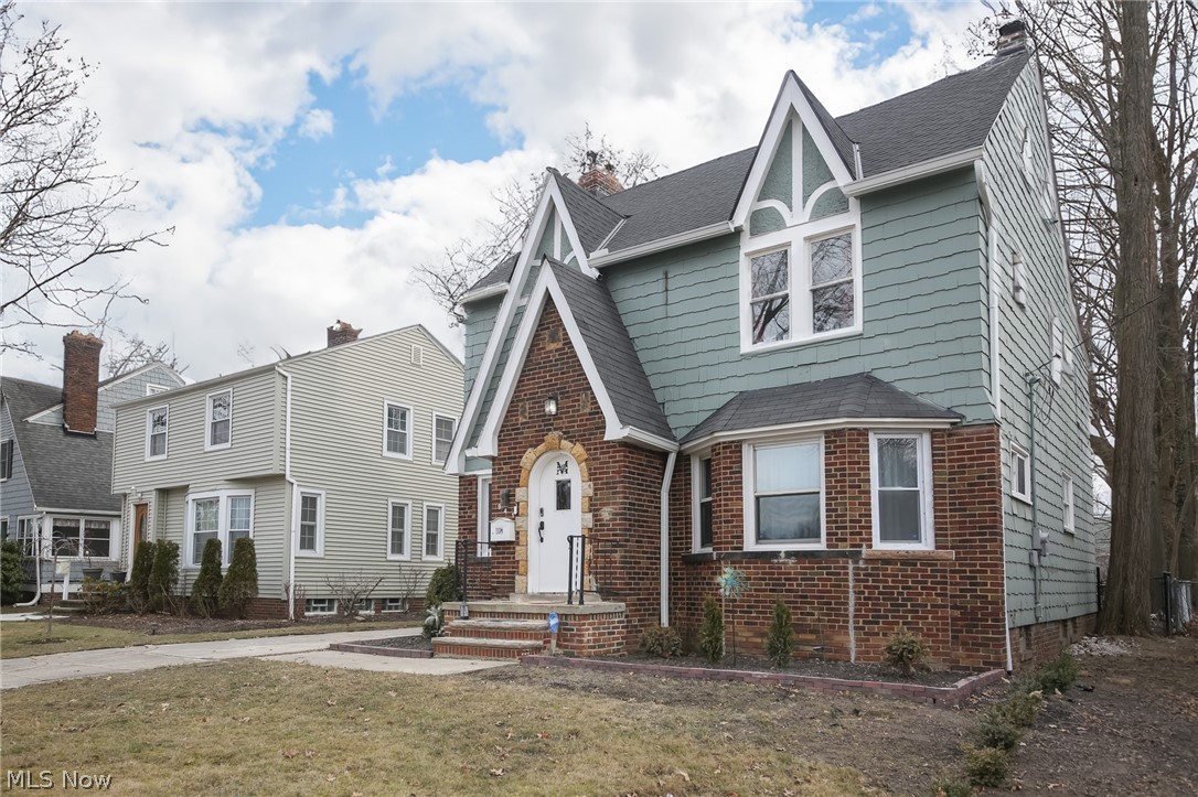 Laur M Stewarts - Residential