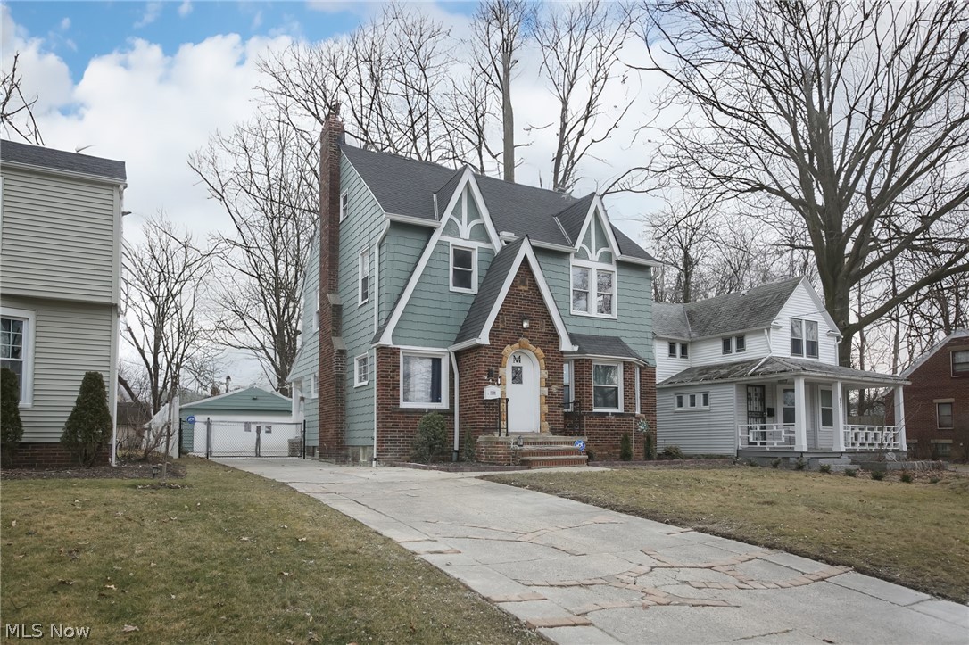 Laur M Stewarts - Residential