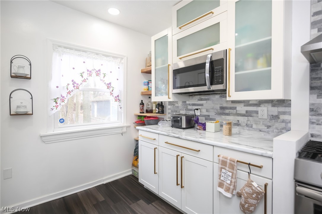 Laur M Stewarts - Residential