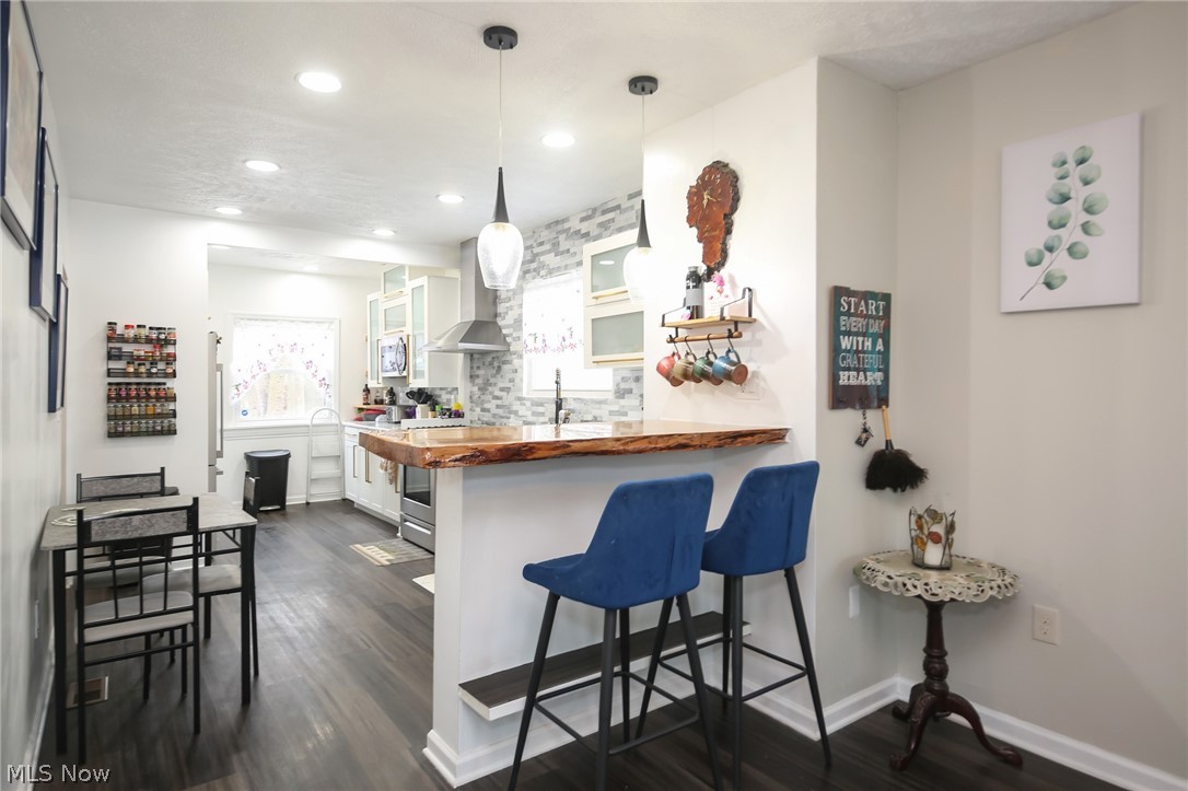 Laur M Stewarts - Residential