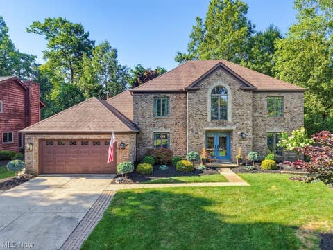 Homes For Sale - 17553 Deer Ridge Circle<br/> Strongsville, OH 44136