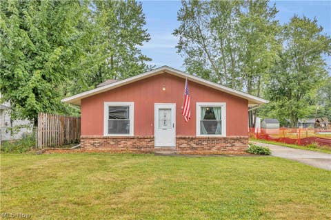 Photo of 5983 Rosebelle Avenue, North Ridgeville, OH 44039 (MLS # 5221769)
