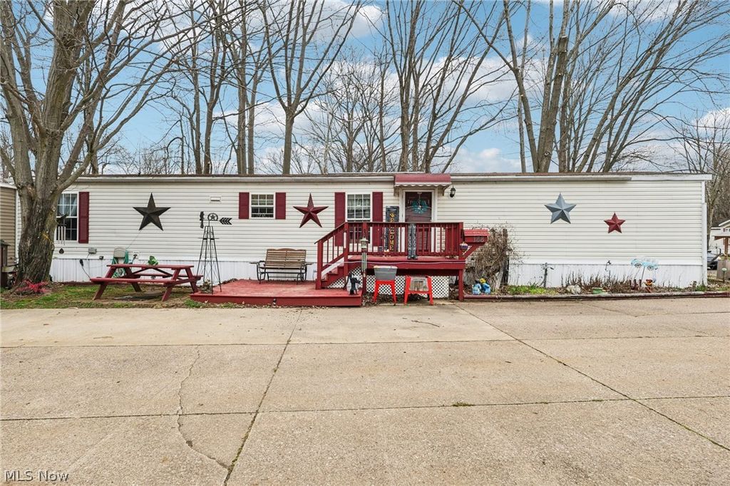 Photo of 188 Paradise Boulevard, Madison, OH 44057 (MLS # 5196387)