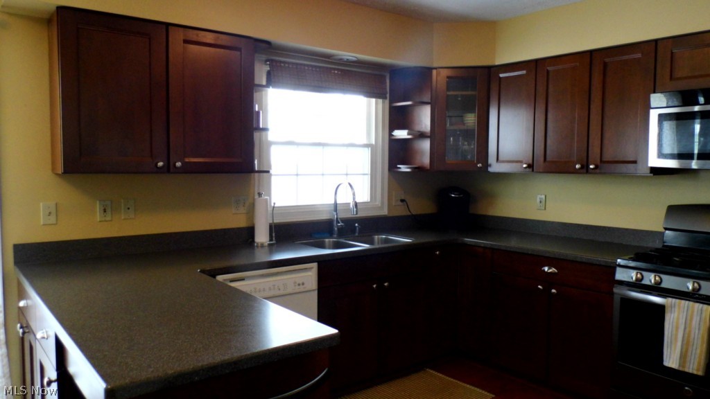 Macintosh Farms Condo - Residential