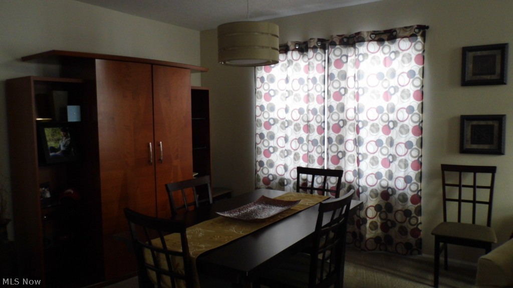 Macintosh Farms Condo - Residential