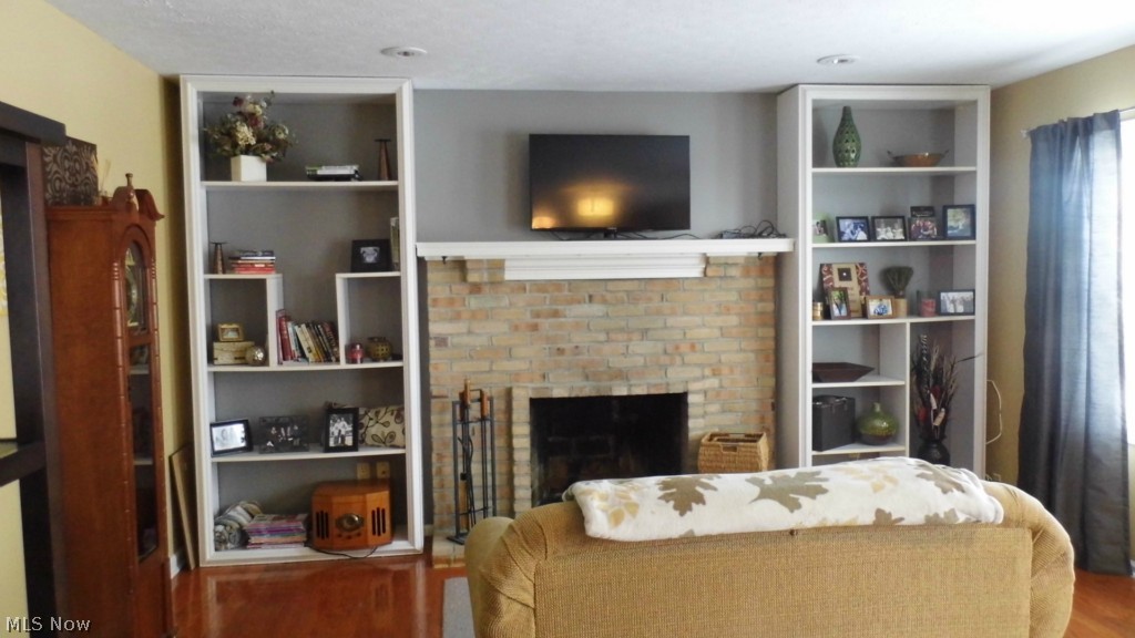 Macintosh Farms Condo - Residential