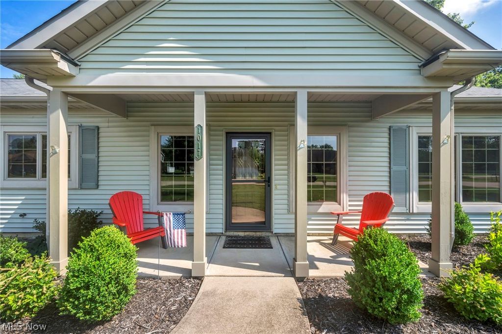 Photo of 1017 Glendalough Avenue, Grafton, OH 44044 (MLS # 5190619)