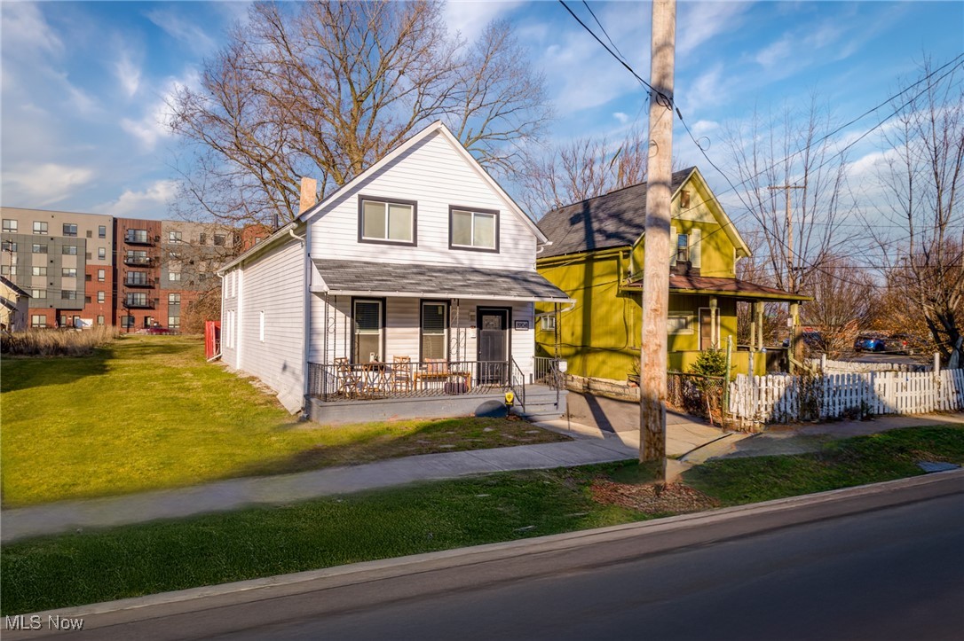 Cleveland, Ohio 44113, United States, 1 Bedroom Bedrooms, ,2 BathroomsBathrooms,Residential,Pending,30068