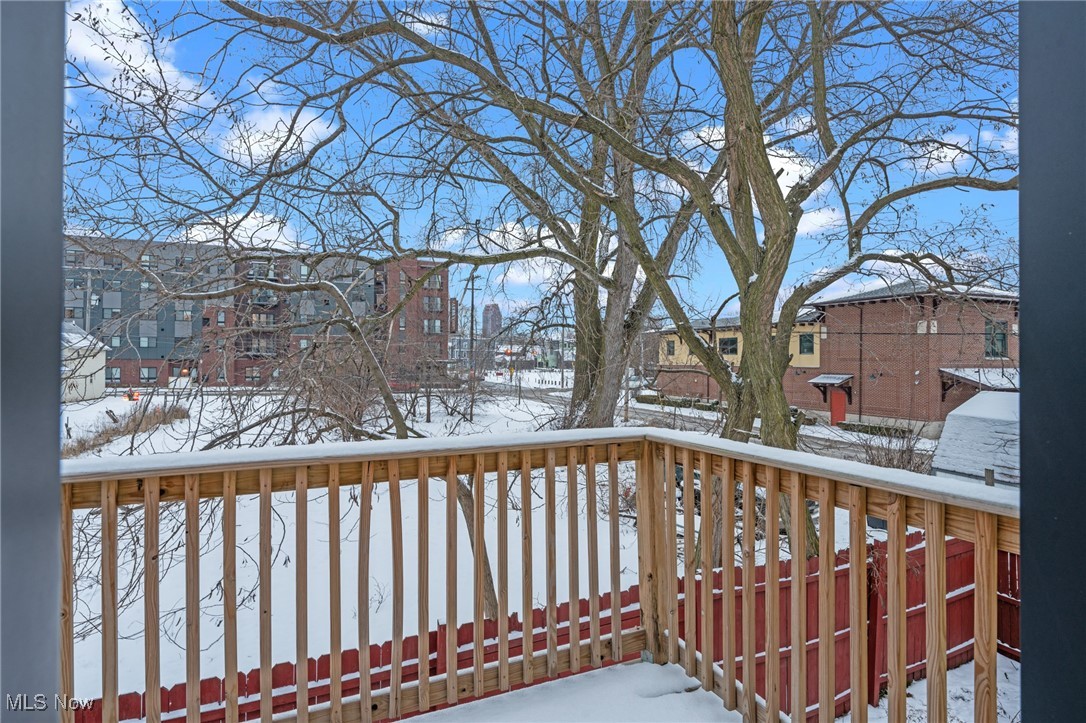 Cleveland, Ohio 44113, United States, 1 Bedroom Bedrooms, ,2 BathroomsBathrooms,Residential,Pending,30068