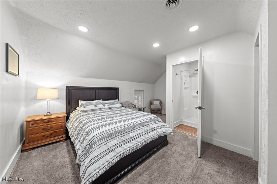 Cleveland, Ohio 44113, United States, 1 Bedroom Bedrooms, ,2 BathroomsBathrooms,Residential,Pending,30068