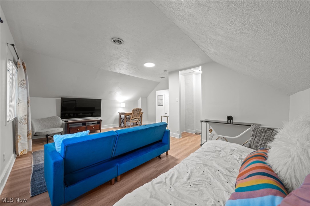 Cleveland, Ohio 44113, United States, 1 Bedroom Bedrooms, ,2 BathroomsBathrooms,Residential,Pending,30068