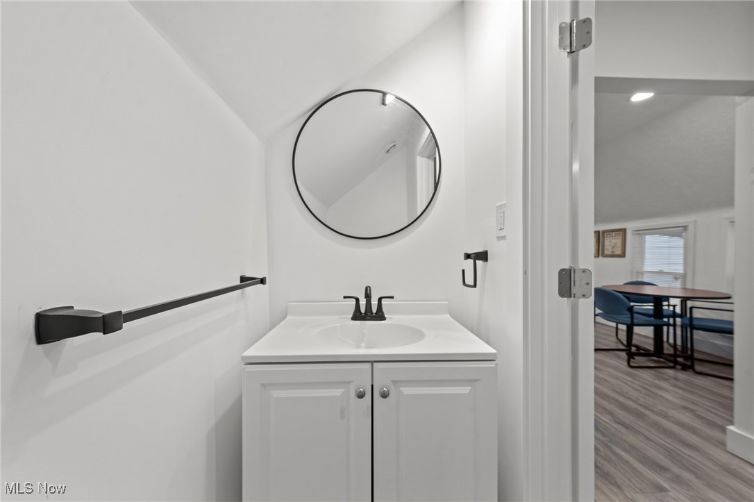 Cleveland, Ohio 44113, United States, 1 Bedroom Bedrooms, ,2 BathroomsBathrooms,Residential,Pending,30068