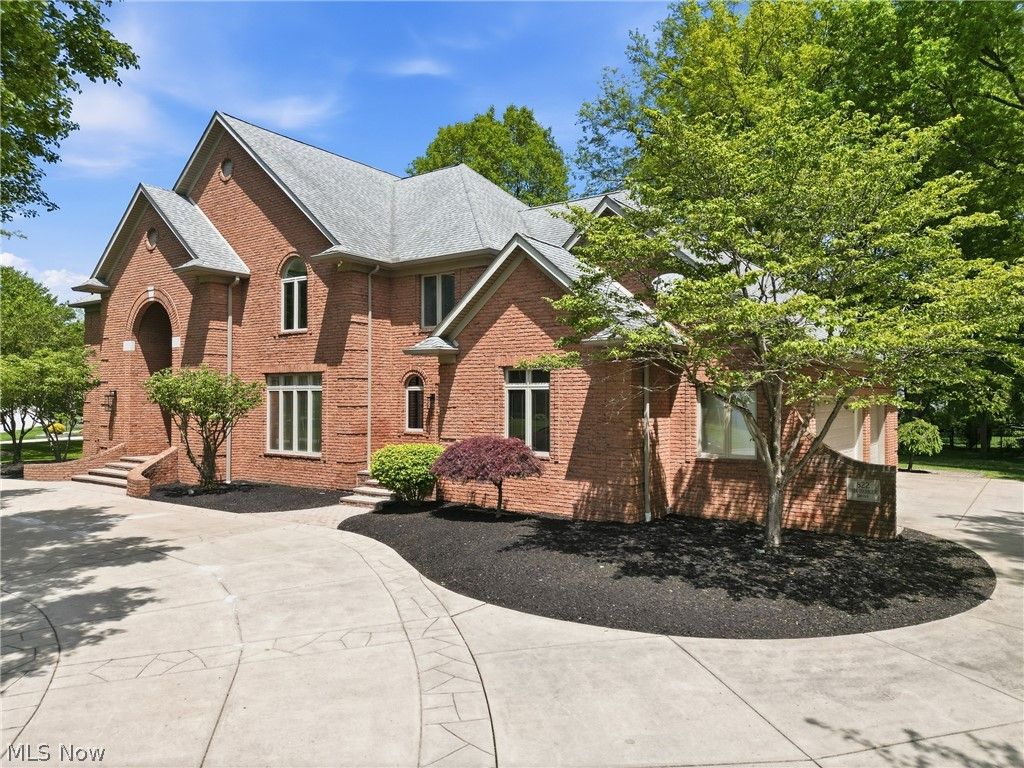 Photo of 822 Park Harbour Drive, Boardman, OH 44512 (MLS # 5210555)