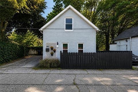 Photo of 1963 Fulton Place, Cleveland, OH 44113 (MLS # 5239242)