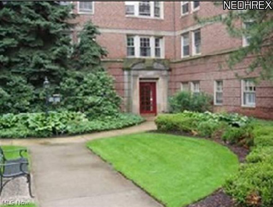 Shaker Courts Condominium top floor unit offers 4 bedrooms, 3 baths, expansive living & dining rooms, gallery foyer, stainless steel appliances and in-suite laundry.  Enjoy the tree top views, privacy of only 3 units on the floor and the roof top balcony overlooking the lake and city's skyline.  Walking distance to Shaker Square amenities, movie theatre, restaurants, art gallery and shops.  Rail transportation to downtown and the airport are minutes away.  Ten minutes to Cleveland Clinic and University Hospital.  Shaker School District. FIRST MONTH'S RENT FREE IF OCCUPIED WITHIN 30 DAYS OF SIGNING LEASE.