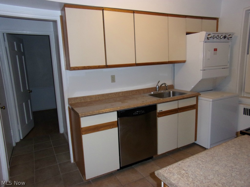 Shaker Courts Condominium - Residential Lease