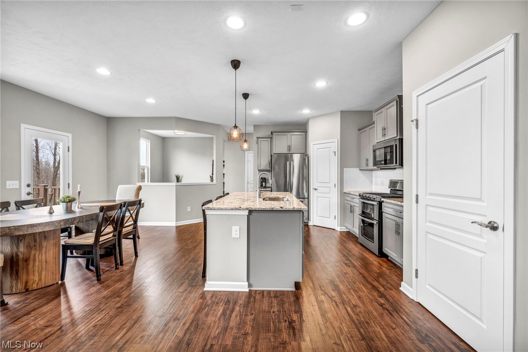 Village On Maple Sub N0 3 - Residential