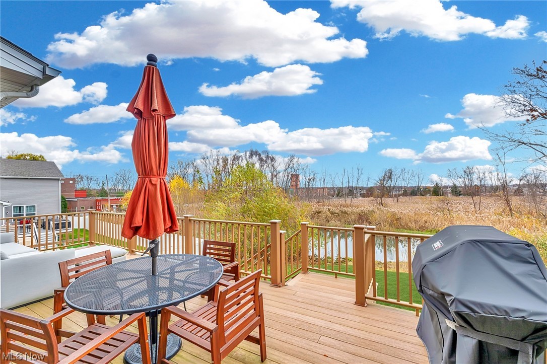 Village On Maple Sub N0 3 - Residential