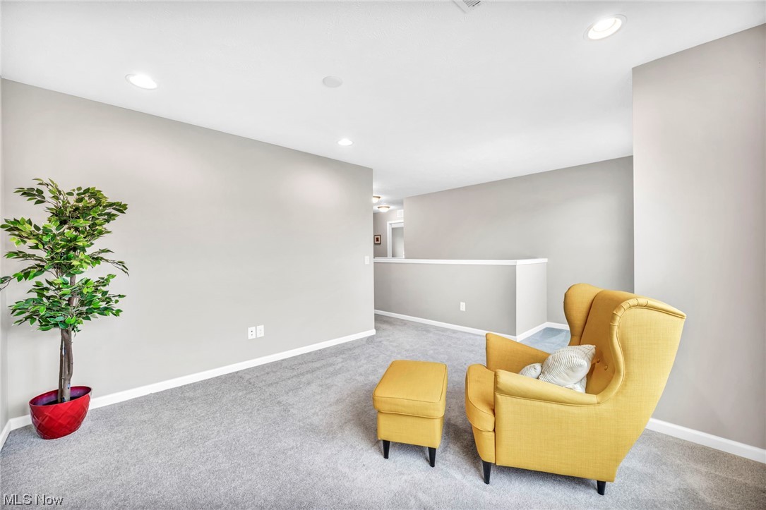 Village On Maple Sub N0 3 - Residential