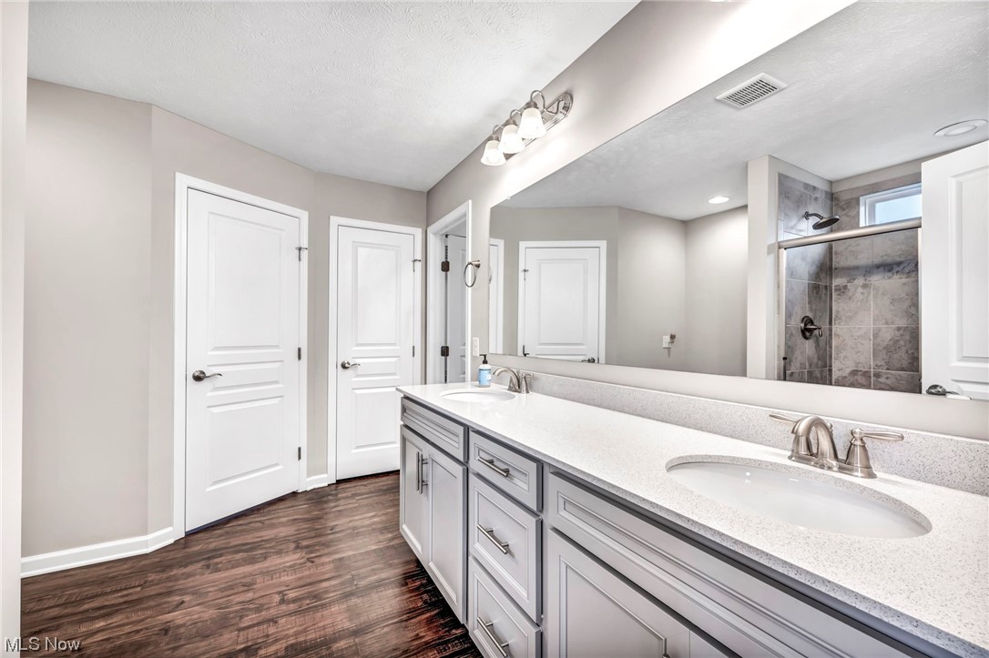 Village On Maple Sub N0 3 - Residential