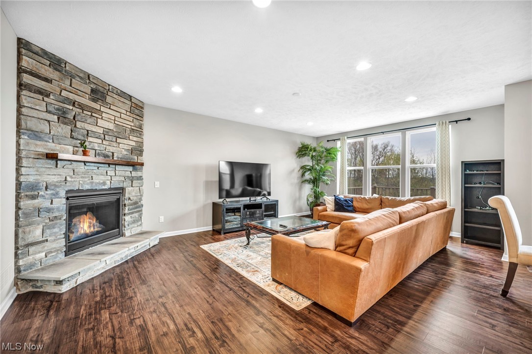 Village On Maple Sub N0 3 - Residential