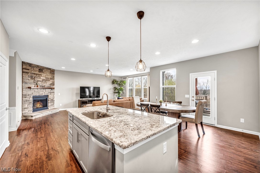 Village On Maple Sub N0 3 - Residential