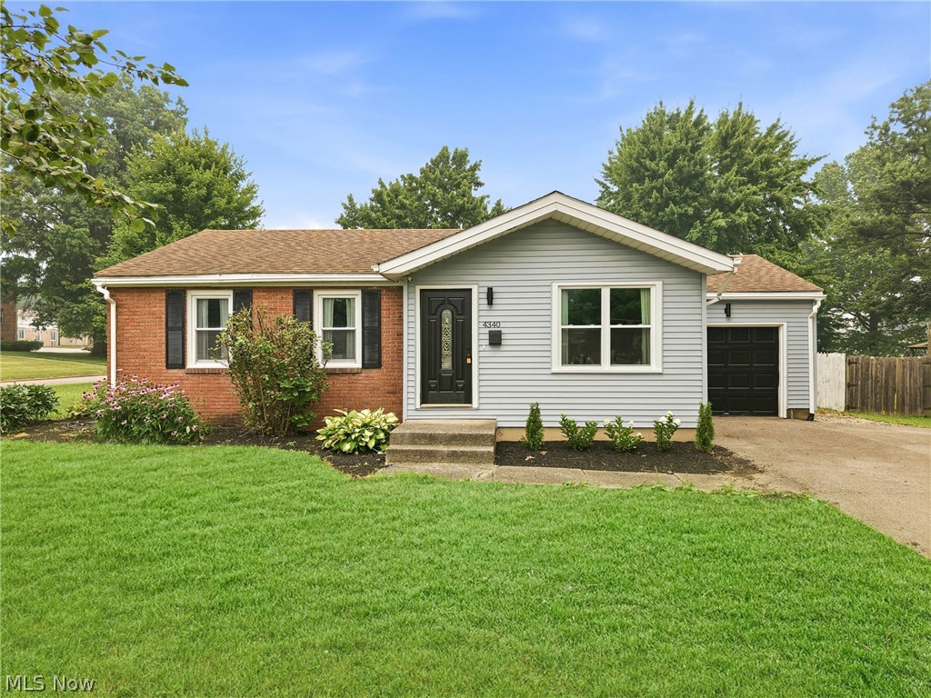 Photo 1 of 31 — 4340 Maureen Drive, Youngstown, OH 44511