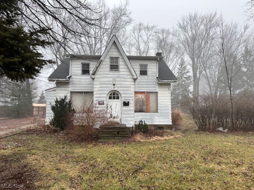 Auction 2/24/24. The seller can accept an offer before the auction date. SUBMIT PRE-AUCTION OFFERS NOW! Not a distressed property. Live auction bidding commences at 8am on the auction date. List price is the suggested starting bid. 3% Buyer Premium applies for all sales. For information and instructions contact listing agent. Discover the untapped potential of this  3-bedroom, 2-bathroom bungalow on a spacious double lot in a conveniently located neighborhood. Investors and DIY enthusiasts will appreciate the potential return on investment this property offers. With a little TLC, this bungalow has the potential to become a standout gem in the neighborhood.